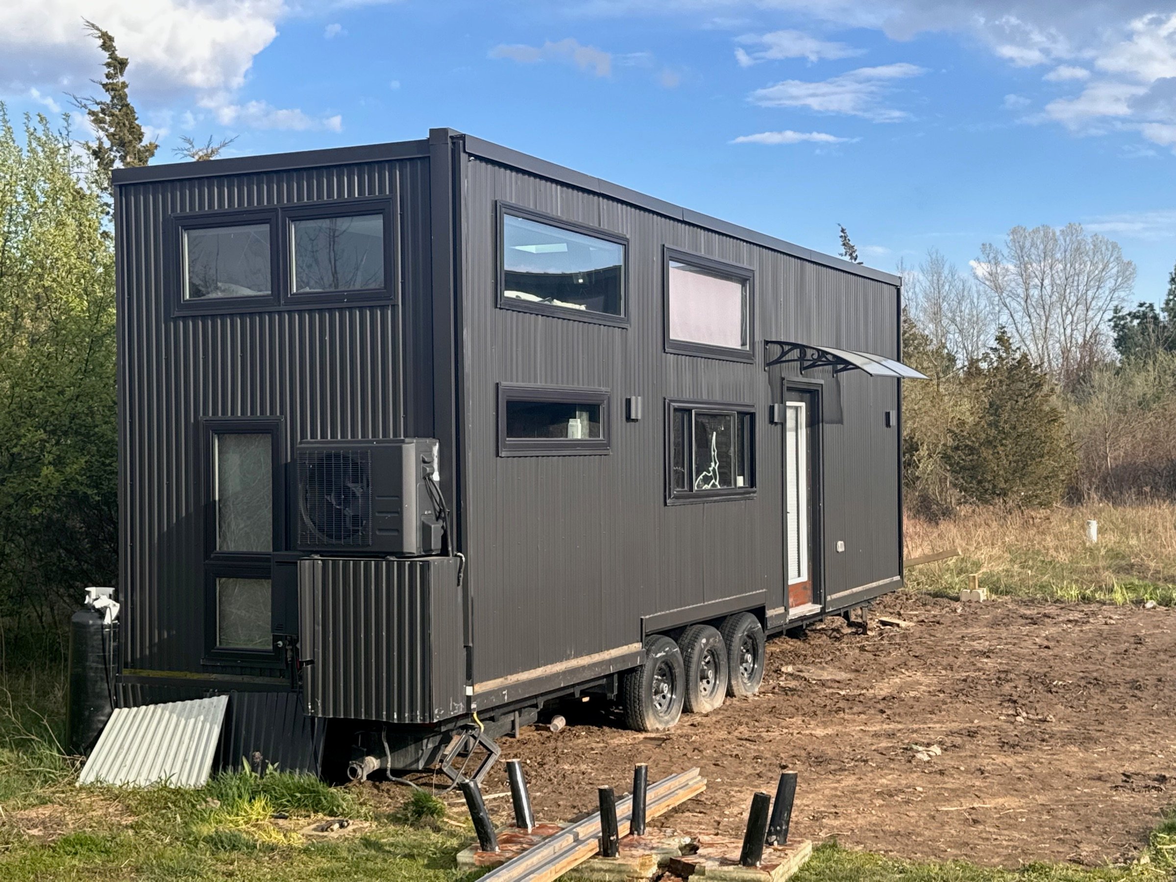 Angular exterior profile of the 880 Blue Star A-frame